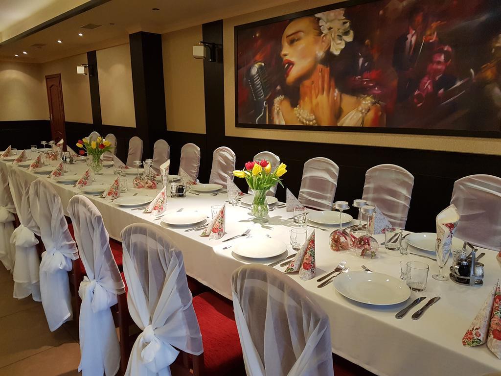 Sulechów Hotel Texicana מראה חיצוני תמונה
