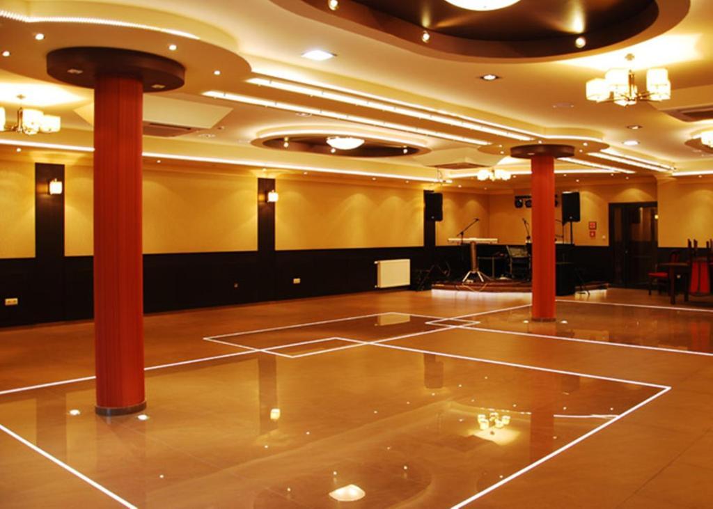 Sulechów Hotel Texicana מראה חיצוני תמונה