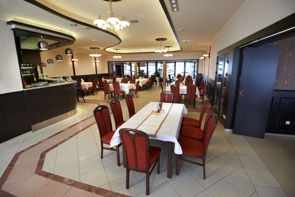 Sulechów Hotel Texicana מראה חיצוני תמונה
