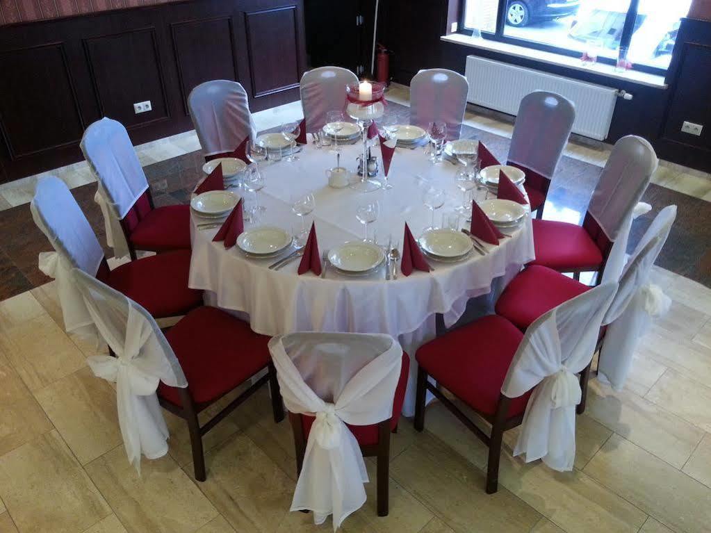 Sulechów Hotel Texicana מראה חיצוני תמונה