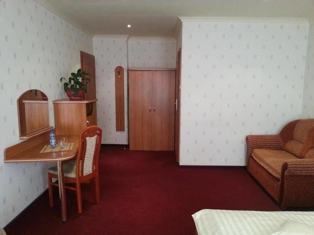 Sulechów Hotel Texicana מראה חיצוני תמונה