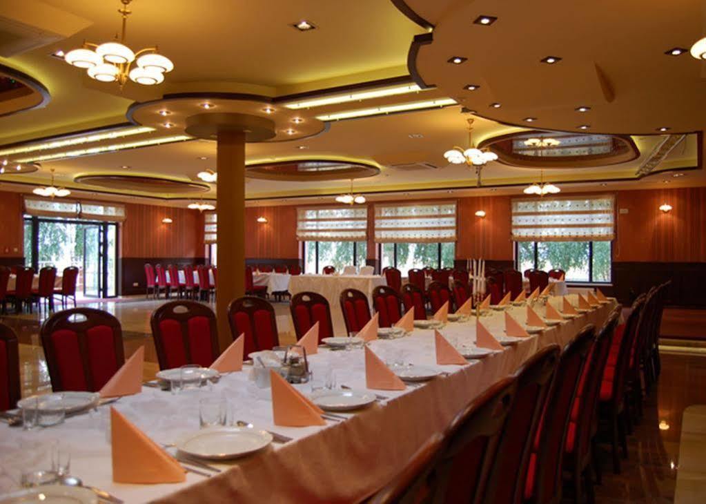 Sulechów Hotel Texicana מראה חיצוני תמונה
