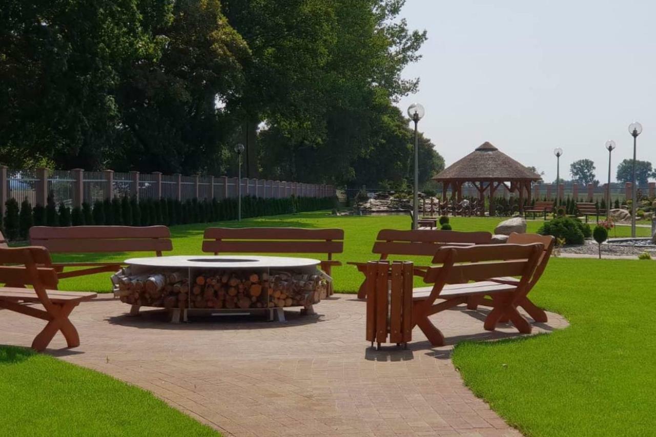 Sulechów Hotel Texicana מראה חיצוני תמונה